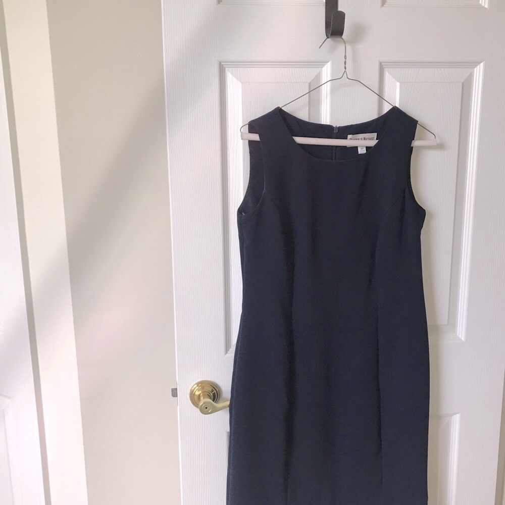 Elegant sleeveless black dress